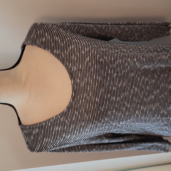 W5 Sweater - Picture 2 of 8